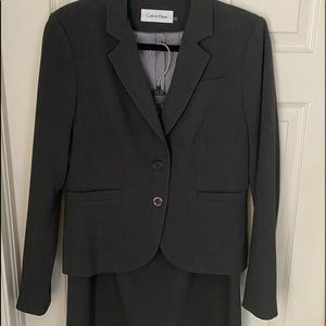Calvin Klein charcoal gray skirt suit separates, jacket size 6, skirt size 8
